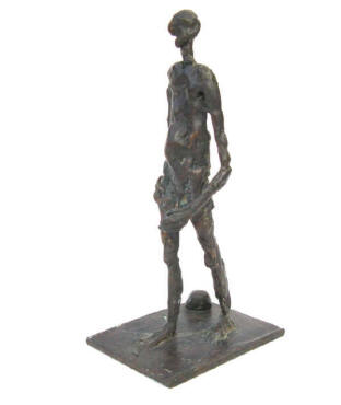 man on the beach 4, bronze sculpture by Elke Rehder