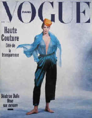 Vogue Paris Nr. 694, Mars 1989. Haute couture l'été de la transparence / Béatrice Dalle reve sur mesure. En couverture Joanna Rhodes.  Paris, Les Editions Conde Nast, 1989.  