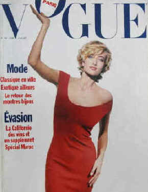 Vogue Paris Nr. 697, Juin - Juillet 1989. Mode classique en ville, exotique ailleurs, le retour de montres bijoux / Evasion. La Californie des vins et un supplement Special Maroc. En couverture Tatjana Patitz.  Paris, Les Editions Conde Nast, 1989. 