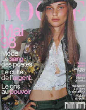 Vogue Paris Nr. 787, Mai 1998. Mode le sang des poetes / Le culte de l'argent / Le gris au pouvoir / 30 ans aprés leur mai intime / Beauté l'arme virtuelle / Paul Smith l'envers du tailleur / Rykiel de prés. En couverture Ewa.  Paris, Les Editions Conde Nast, 1998. 