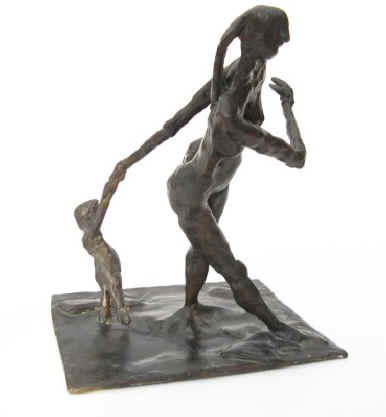 Bronzefigur "Mutter und Kind". Elke Rehder Kunst in Stormarn.
