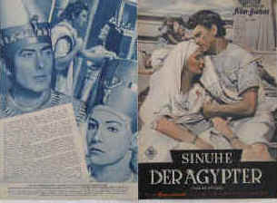 Sinuhe, der Ägypter ( The Egyptian ). Nach dem Roman von Mika Waltari.  Illustrierte Film-Bühne Nr. 2634, München ( 1954 ). Farbiges Front Cover. 4 Seiten mit Fotos in Kupfertiefdruck. Regie: Michael Curtiz. Mit Edmund Purdom, Jean Simmons, Victor Mature, Gene Tierney, Peter Ustinov