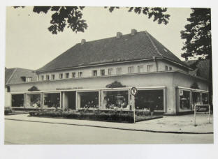 Foto von dem Geschäft der früheren Firma Betten-Holm in Timmendorfenstrand, Strandallee 104.
