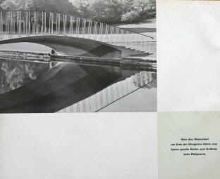 Hamburg 1953 IGA Kleine Brücke von den Ufergärten zum Gelände beim Philipsturm