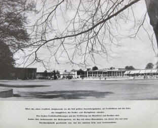 Hallen der Gartenbau-Ausstellung in Hamburg 1953