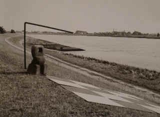 Land Art Installation zum Schach am Ufer der Elbe von Elke Rehder