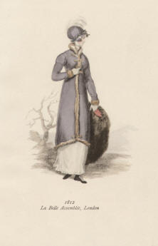 "1812 La Belle Assemblée, London". Die handkolorierte Graphik zeigt eine englische Lady in Winterlandschaft mit Wintermantel und Pelz-Muff.