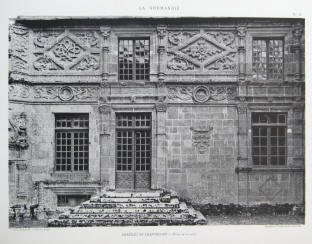 Chateau de Chanteloup  detail de la facade.