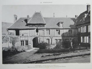 Vimoutiers - Le Vieux Couvent, Rue du Perré