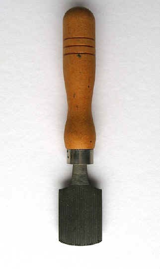 Mezzotinto_Wiegeeisen_Wiegemesser.jpg (88368 Byte)